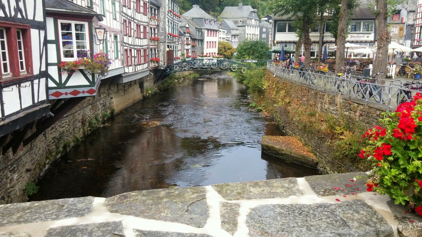 Vakwerkhuizen langs de Roer in Monschau