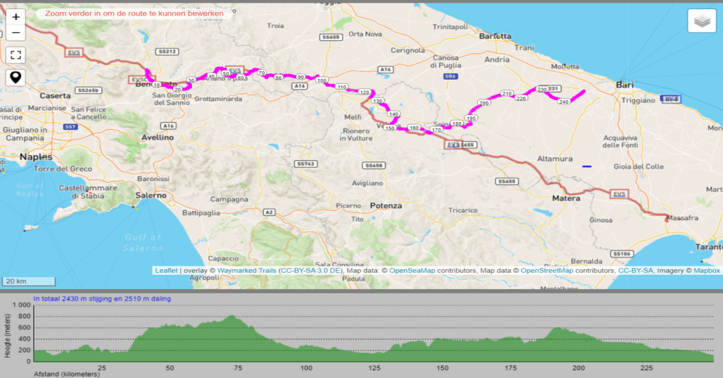 Kaart van een route in Italië met gemarkeerde wegen en hoogte-profiel van de route.