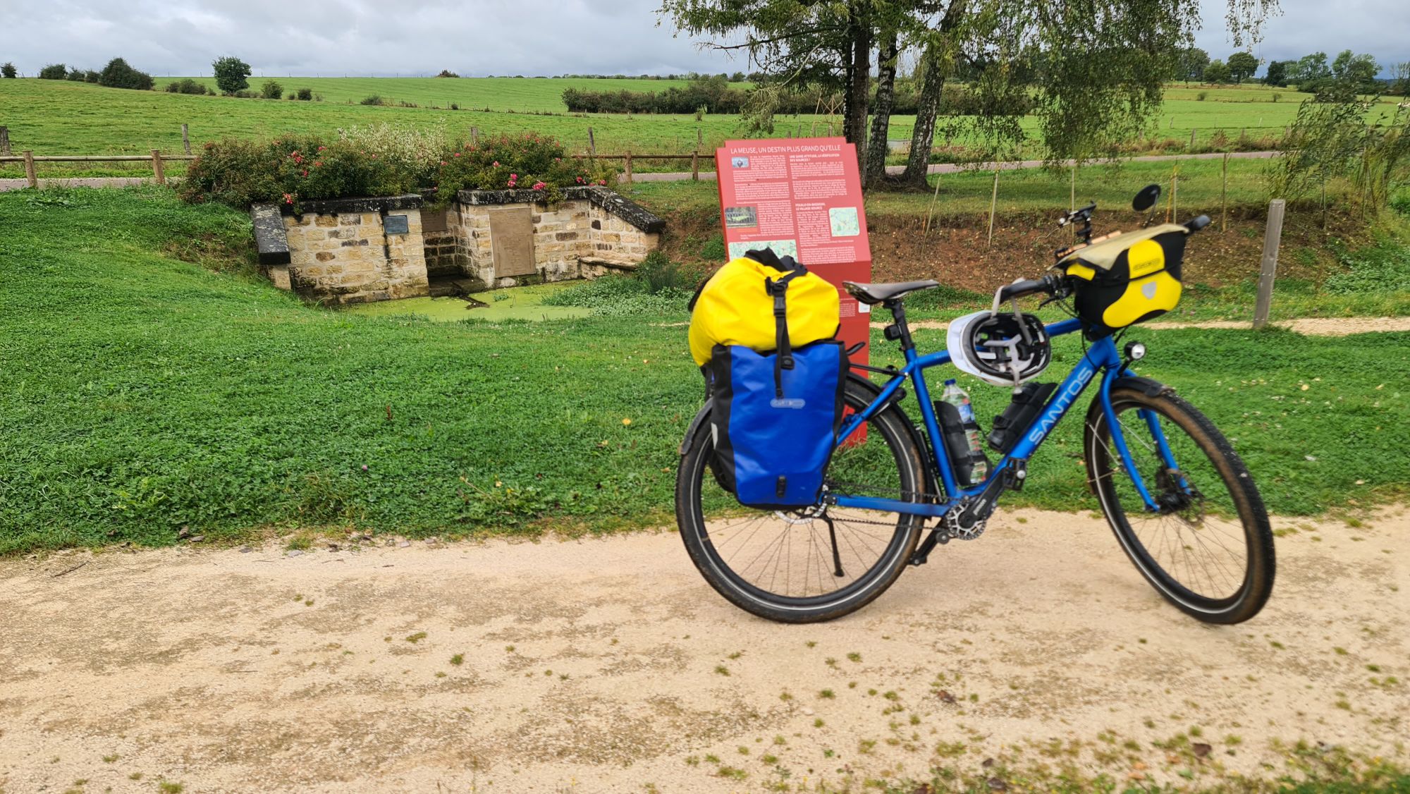 Vakantiefiets bij de bron van de Maas