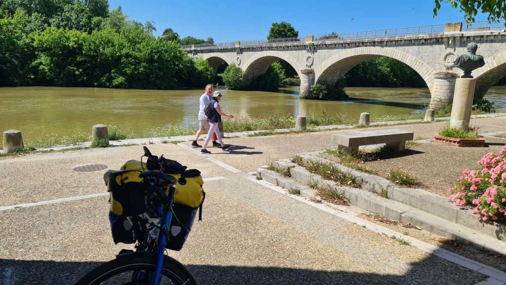 SN02 In Les Landes (Urt – Louer 85 km 268 hm)
