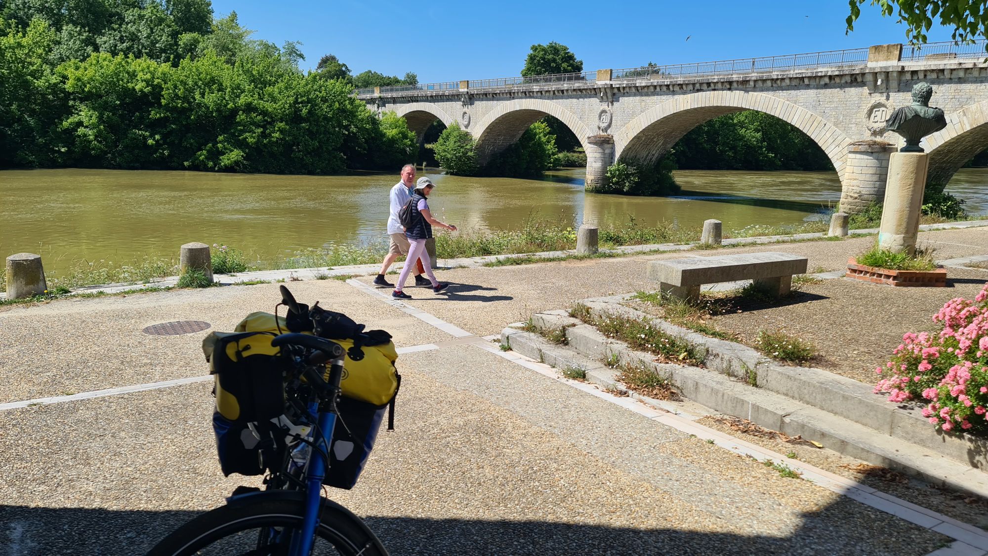 SN02 In Les Landes (Urt – Louer 85 km 268 hm)