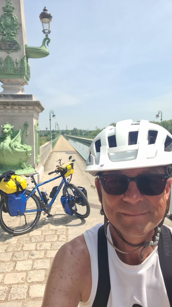 SN14 Afslag Parijs (Châteauneuf – Châtillon-Coligny 101 km 296 hm)