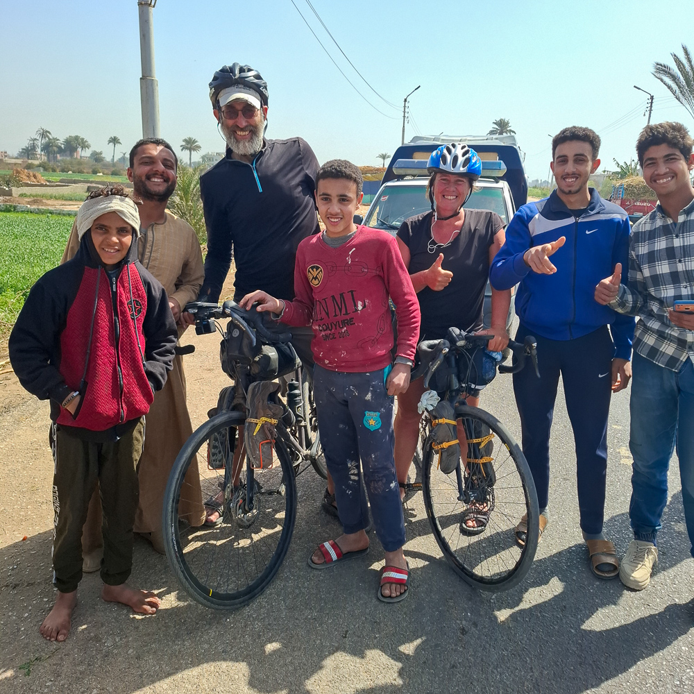 Van Vlaanderen naar de Golf: pechstroken, pelgrims en een woestijnvos